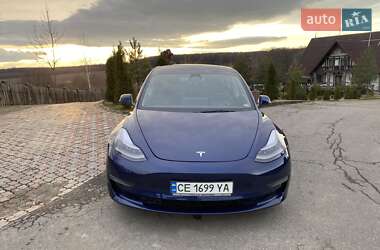 Седан Tesla Model 3 2023 в Черновцах