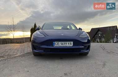 Седан Tesla Model 3 2023 в Чернівцях