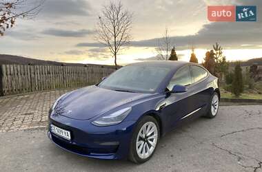 Седан Tesla Model 3 2023 в Черновцах