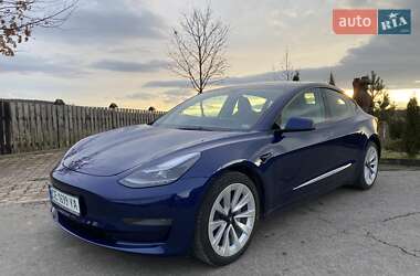 Седан Tesla Model 3 2023 в Черновцах