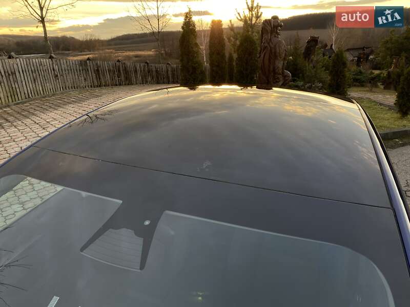 Седан Tesla Model 3 2023 в Черновцах