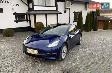 Седан Tesla Model 3 2023 в Черновцах