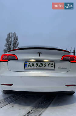 Седан Tesla Model 3 2020 в Киеве