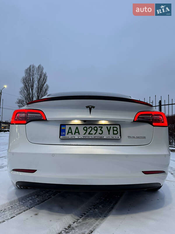 Седан Tesla Model 3 2020 в Києві фото 3 Седан Tesla Model 3 2020 в Києві