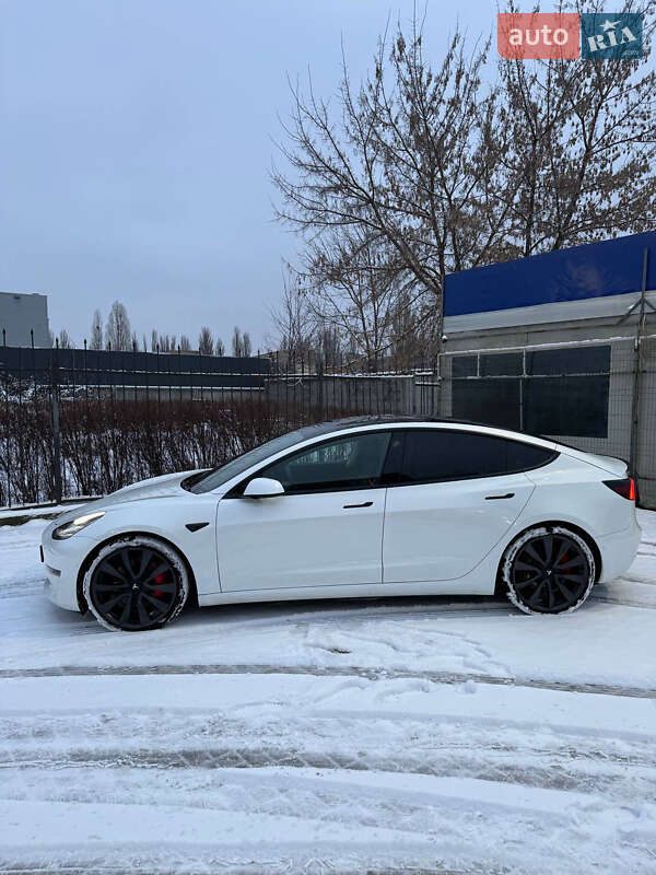 Седан Tesla Model 3 2020 в Киеве