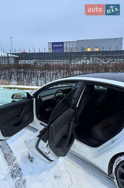 Седан Tesla Model 3 2020 в Киеве