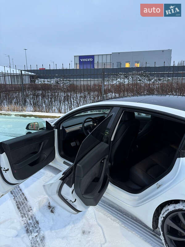 Седан Tesla Model 3 2020 в Києві фото 12 Седан Tesla Model 3 2020 в Києві
