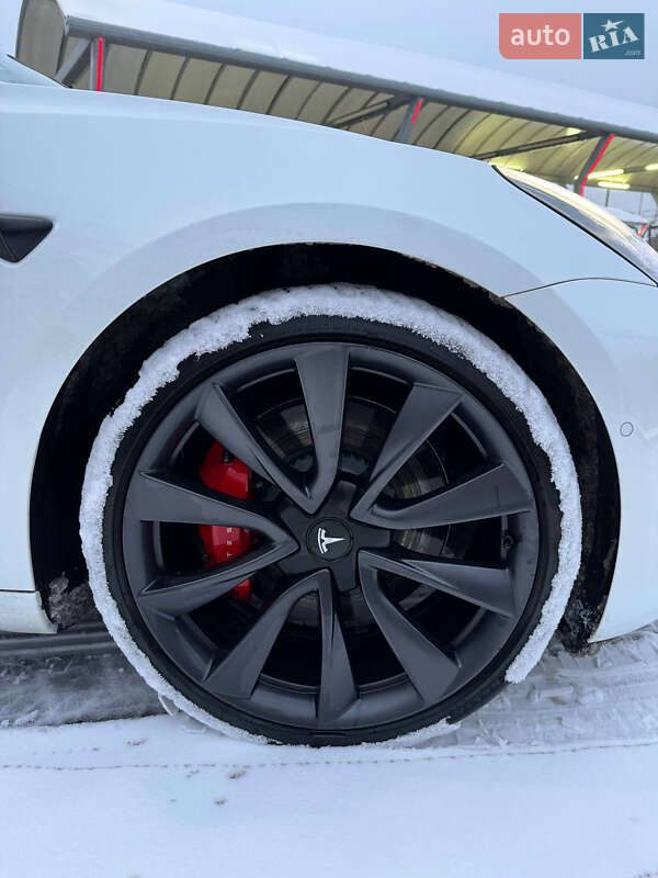 Седан Tesla Model 3 2020 в Киеве