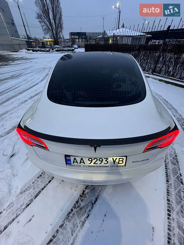 Седан Tesla Model 3 2020 в Киеве