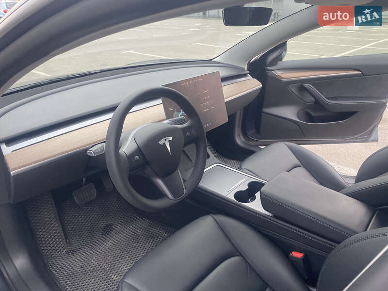 Седан Tesla Model 3 2023 в Дніпрі