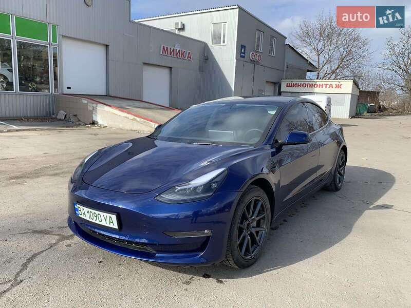 Tesla Model 3 2022