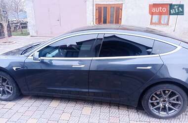 Седан Tesla Model 3 2018 в Львове
