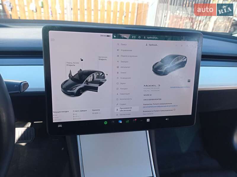 Седан Tesla Model 3 2018 в Львові