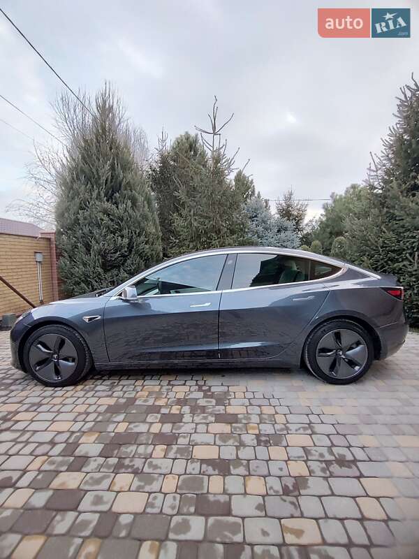 Седан Tesla Model 3 2019 в Запоріжжі