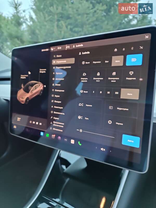 Седан Tesla Model 3 2019 в Запоріжжі