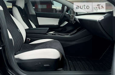 Седан Tesla Model 3 2019 в Львове