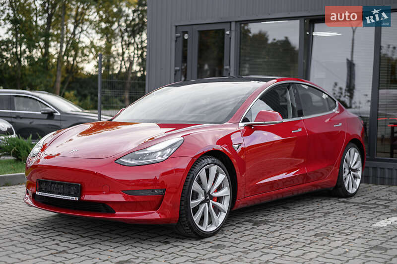 Седан Tesla Model 3 2019 в Львове