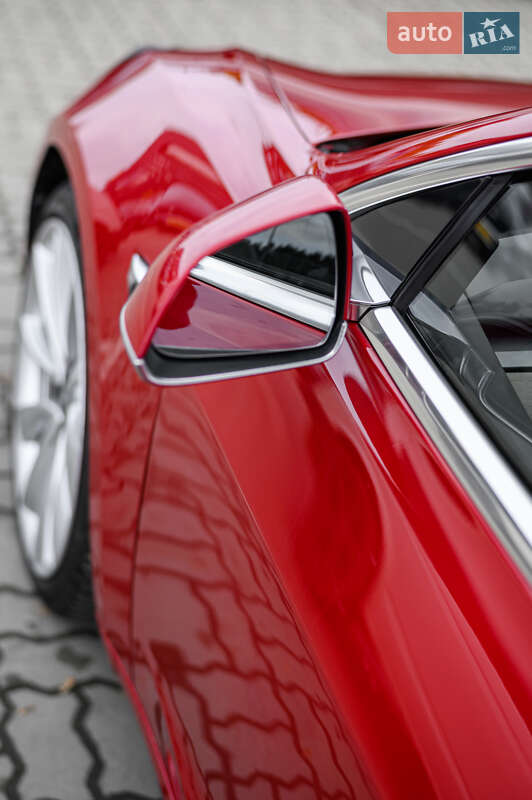 Седан Tesla Model 3 2019 в Львове