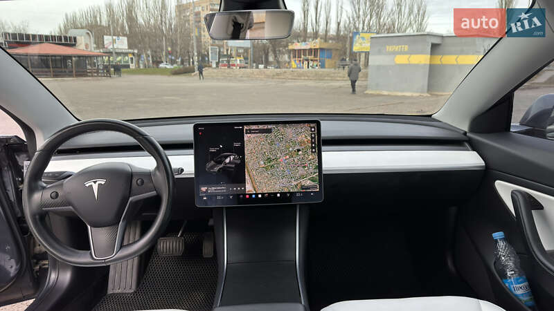Седан Tesla Model 3 2019 в Николаеве