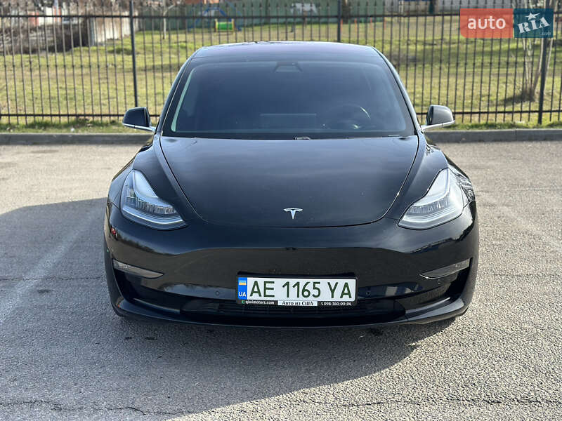 Седан Tesla Model 3 2018 в Днепре