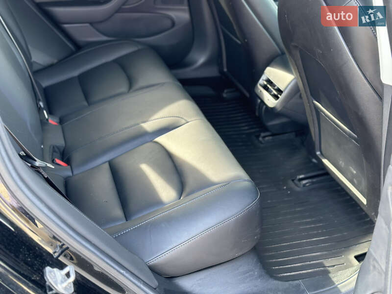 Седан Tesla Model 3 2018 в Днепре