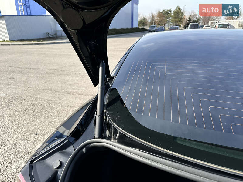 Седан Tesla Model 3 2018 в Днепре