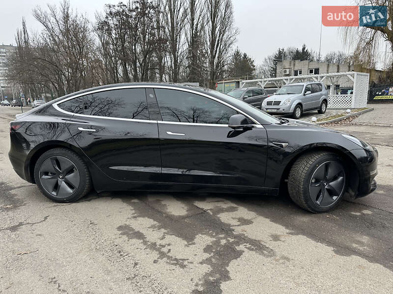 Седан Tesla Model 3 2019 в Киеве