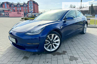 Седан Tesla Model 3 2020 в Дрогобичі