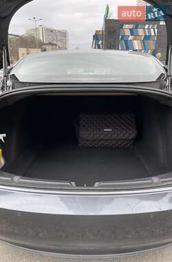 Седан Tesla Model 3 2018 в Киеве