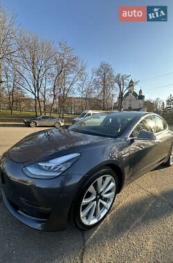 Седан Tesla Model 3 2020 в 