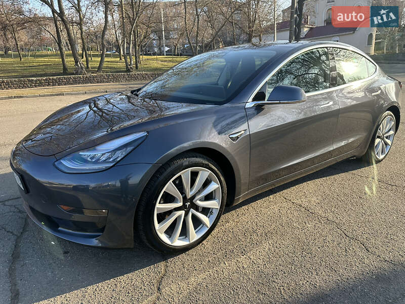 Седан Tesla Model 3 2020 в Николаеве