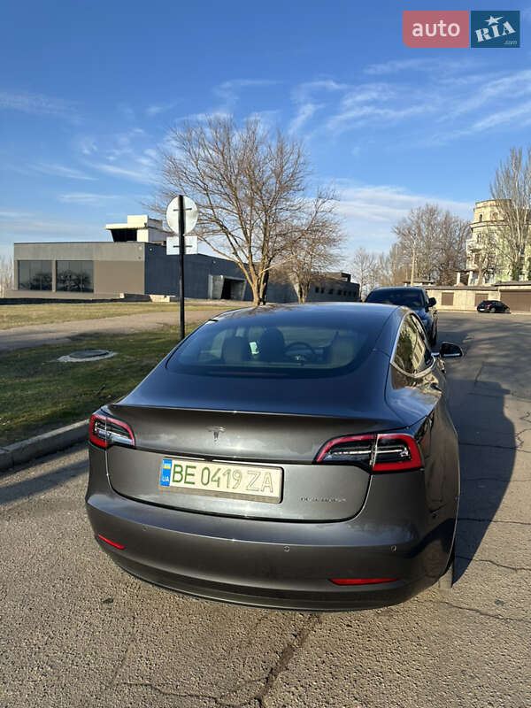 Седан Tesla Model 3 2020 в Николаеве
