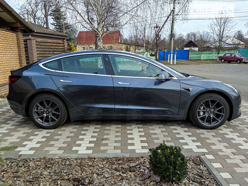 Седан Tesla Model 3 2019 в Киеве