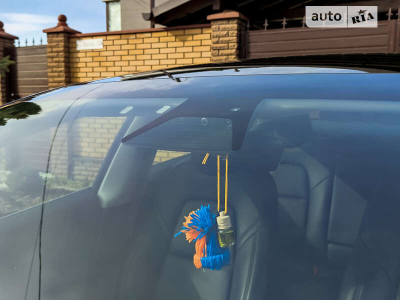 Седан Tesla Model 3 2019 в Киеве