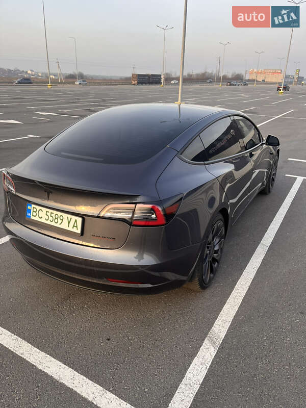 Седан Tesla Model 3 2021 в Львове