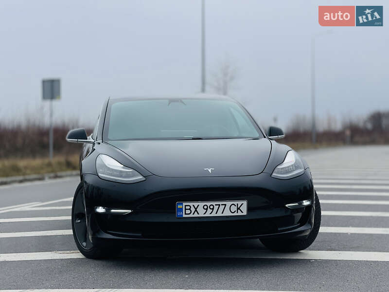 Tesla Model 3 2020