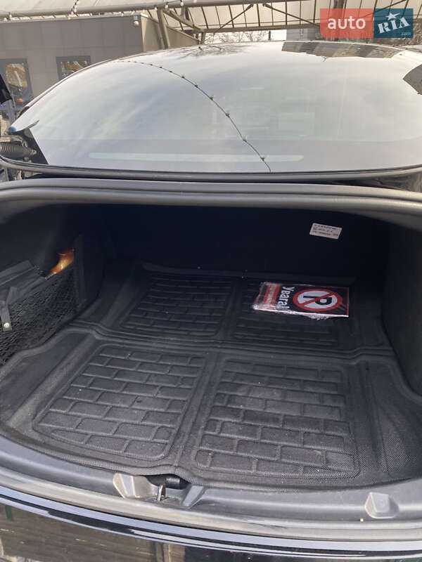 Седан Tesla Model 3 2021 в Дніпрі