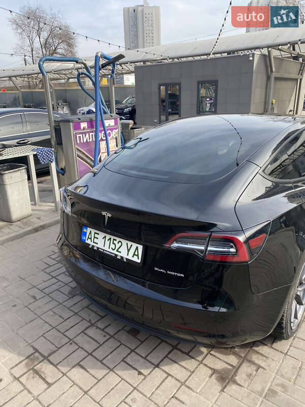 Седан Tesla Model 3 2021 в Дніпрі