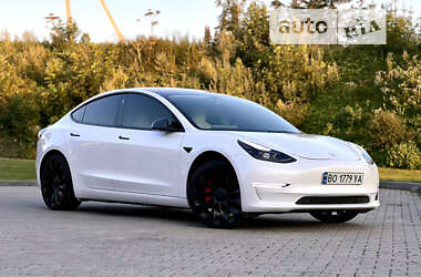 Седан Tesla Model 3 2022 в Тернополе