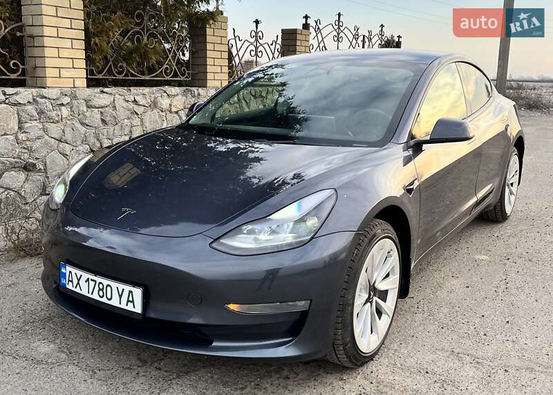 Tesla Model 3 2022