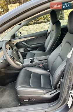 Седан Tesla Model 3 2022 в Валках