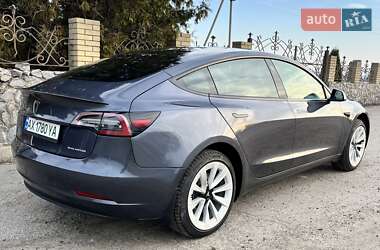 Седан Tesla Model 3 2022 в Валках
