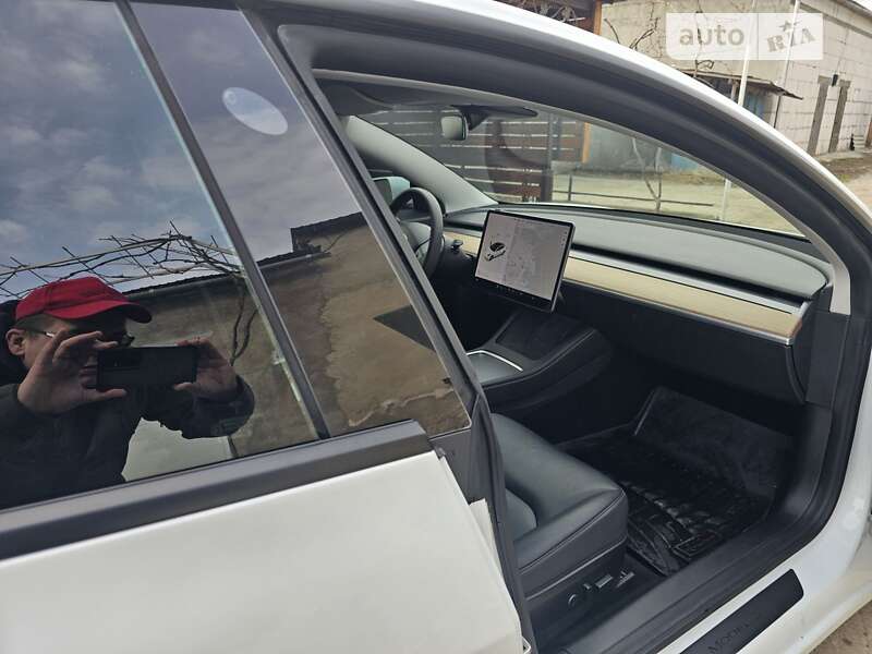 Седан Tesla Model 3 2020 в Одесі