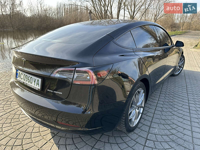 Седан Tesla Model 3 2019 в Луцьку