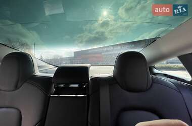 Седан Tesla Model 3 2018 в Виннице