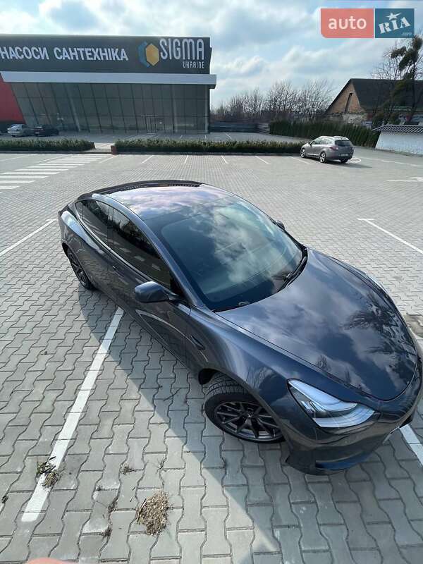 Седан Tesla Model 3 2018 в Вінниці