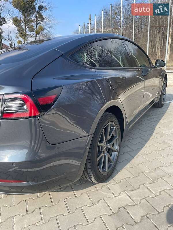 Седан Tesla Model 3 2018 в Вінниці