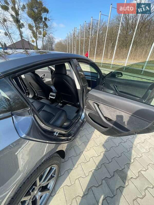 Седан Tesla Model 3 2018 в Вінниці