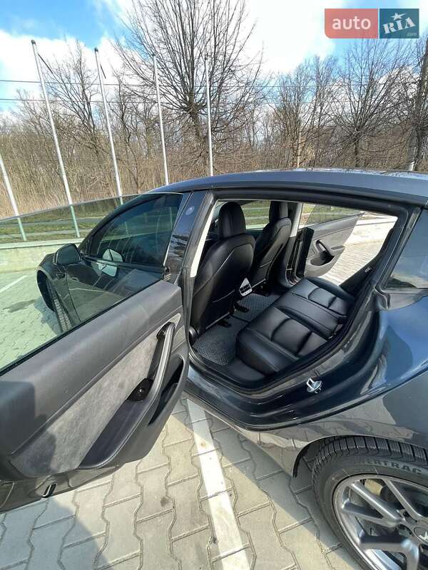 Седан Tesla Model 3 2018 в Вінниці