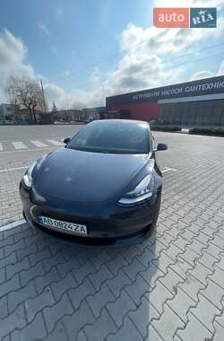 Седан Tesla Model 3 2018 в Виннице